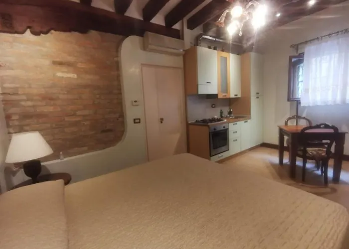 Canal View Studio Flat